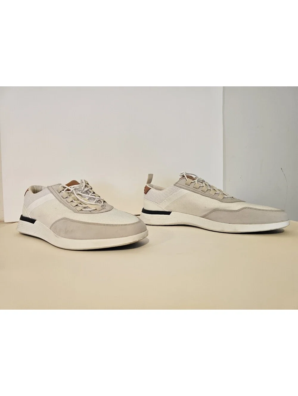 Mens Wolf and Shepherd Size 14
